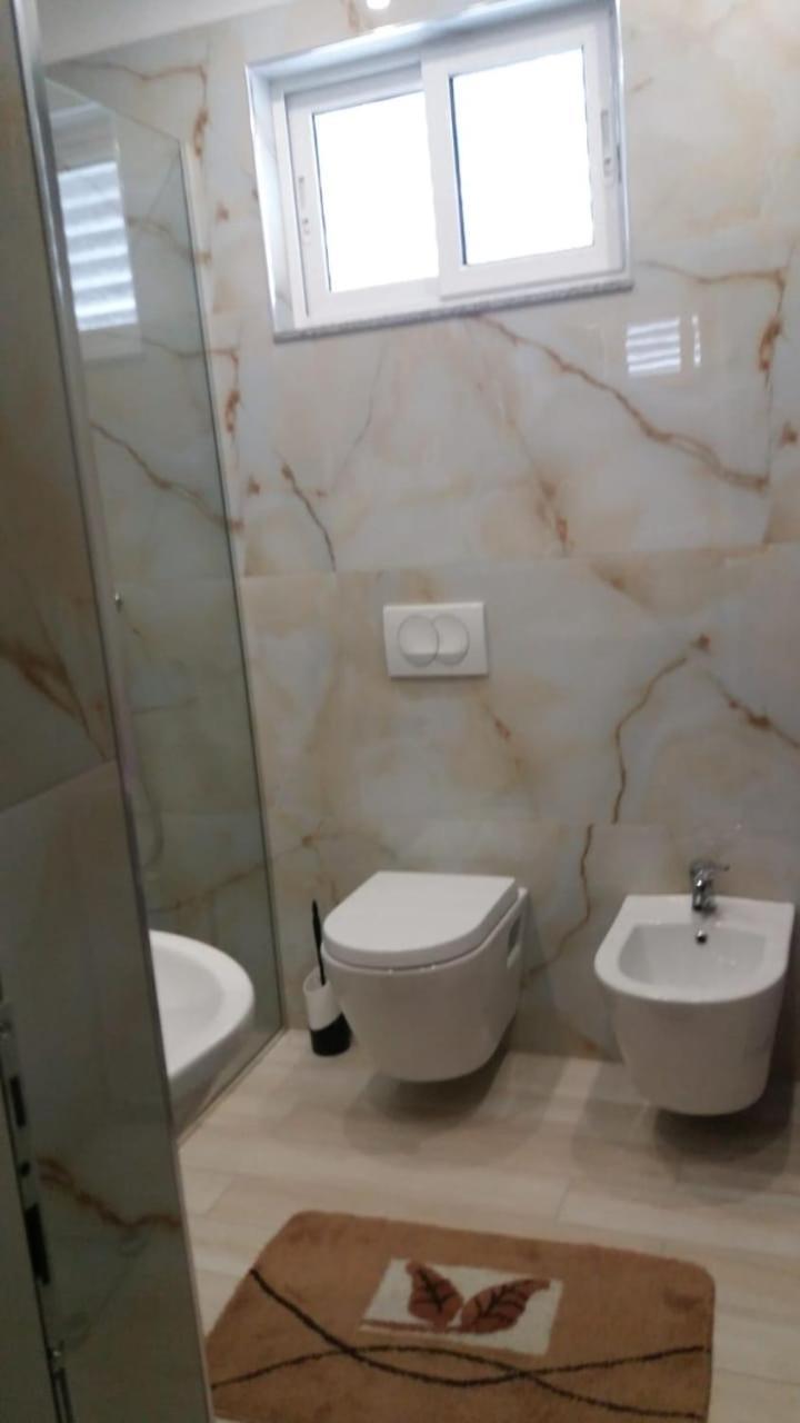 Luander Hotel Tirana Zimmer foto