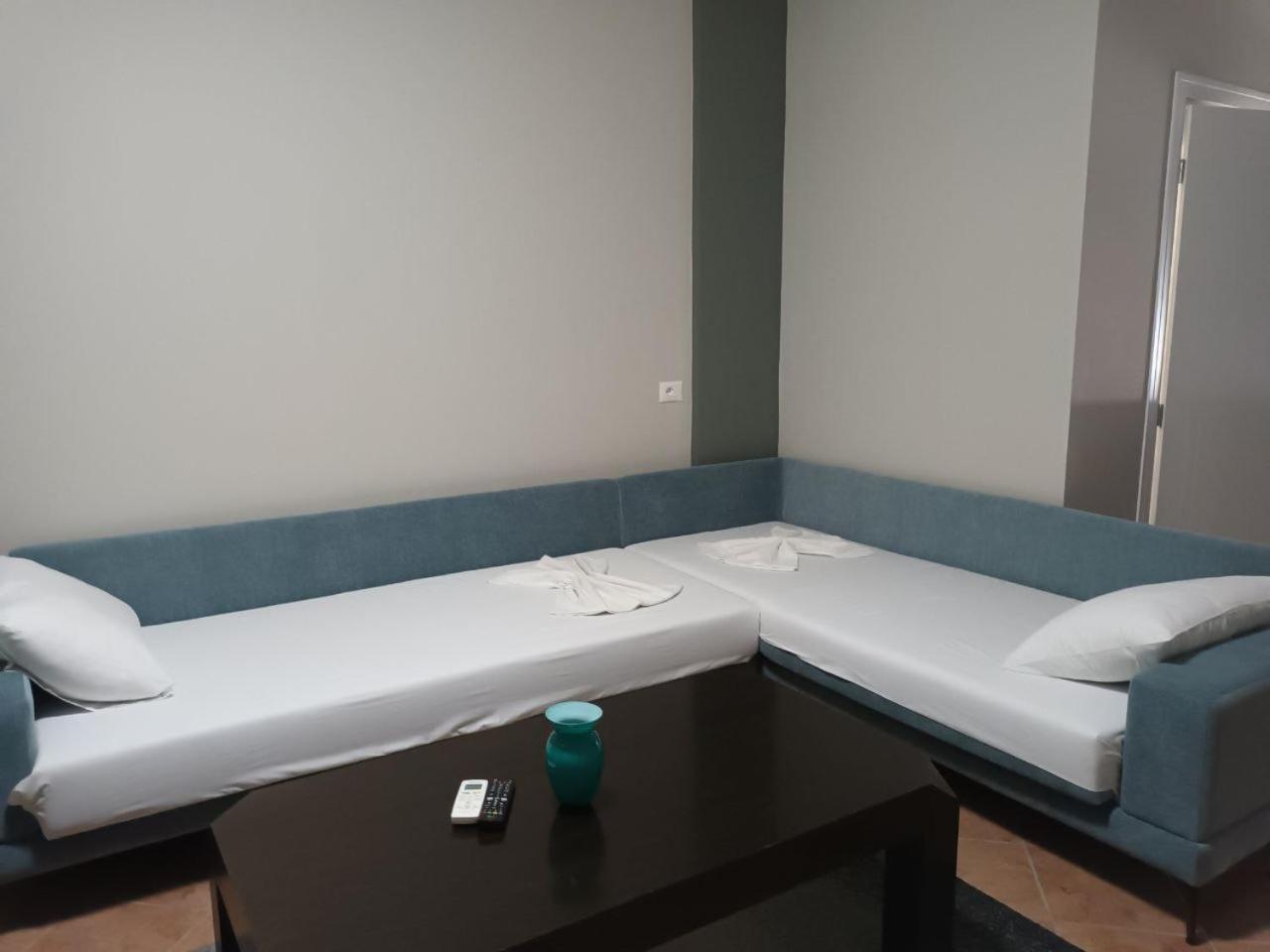 Luander Hotel Tirana Zimmer foto
