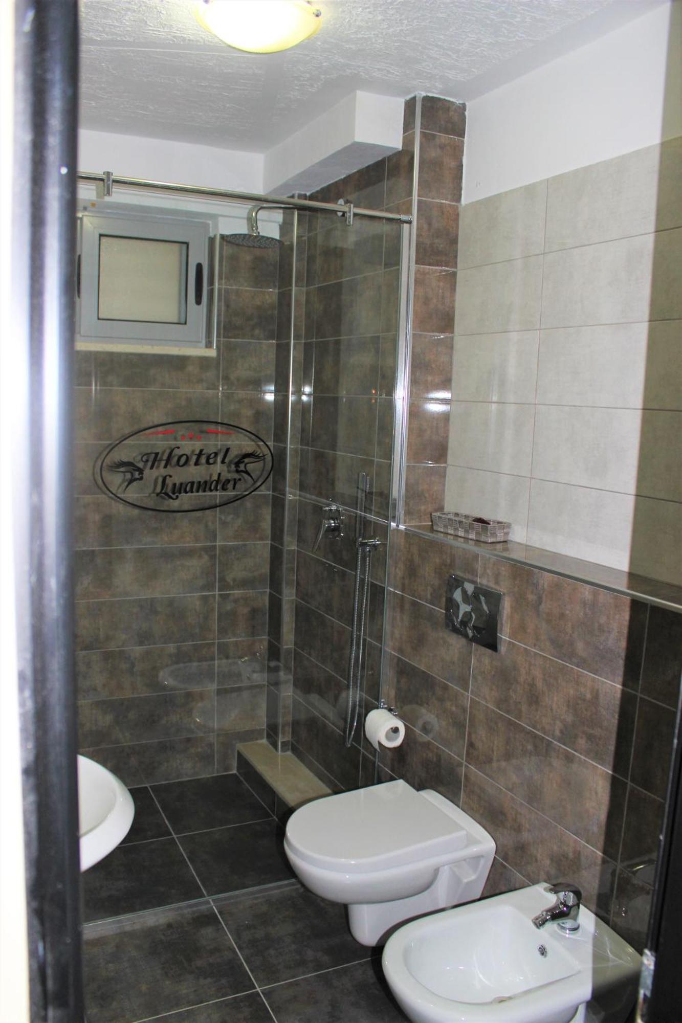 Luander Hotel Tirana Zimmer foto
